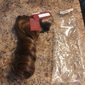 BRAND NEW! FLORATA PONYTAIL Extensions